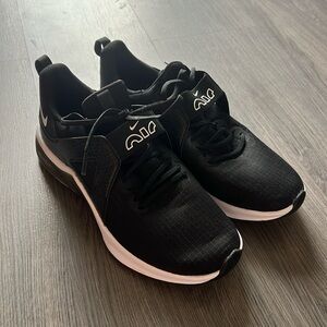 Nike Air Max Bella TR5
